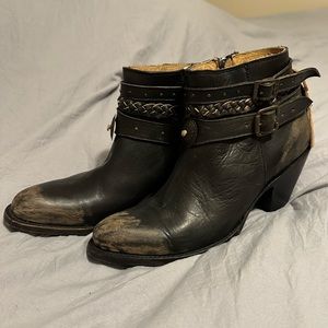 Womens Idyllwind Distressed Black Leather fringe zip ankle Western Booties